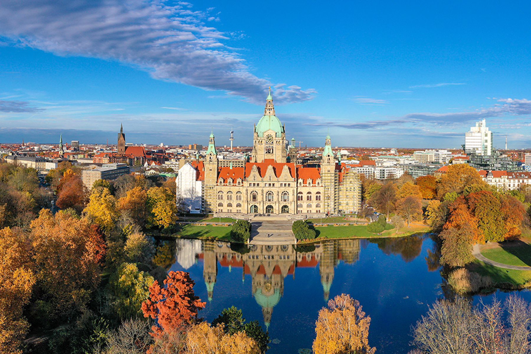 Panoramablick auf Hannover und das Neue Rathaus.