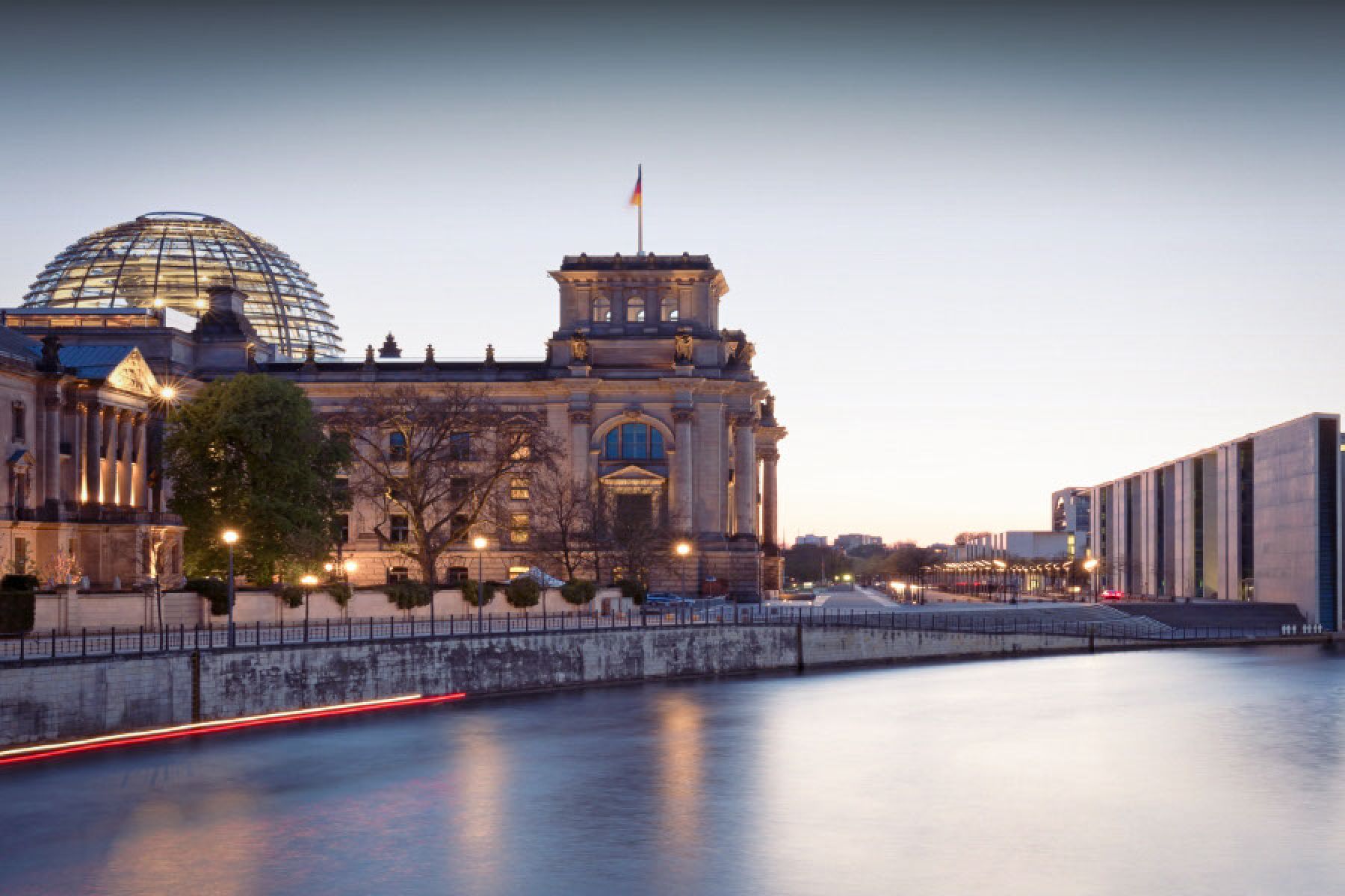 Blick auf das Berliner Reichstagsgebäude.